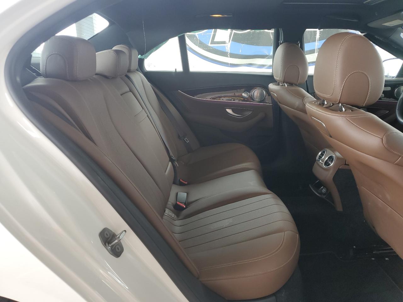 2018 Mercedes-Benz E 300 VIN: WDDZF4JB8JA407367 Lot: 85925325