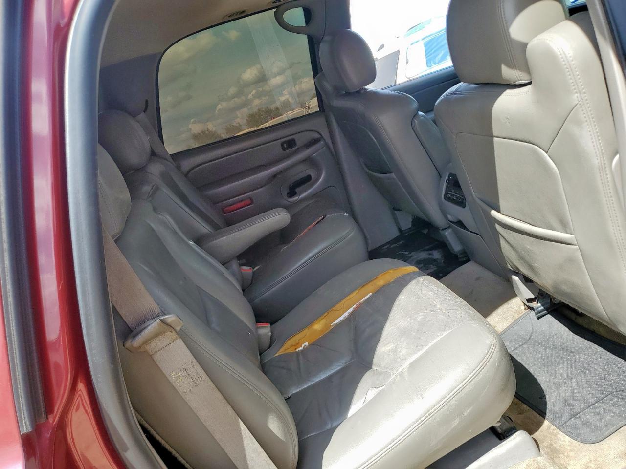 2004 Chevrolet Tahoe C1500 VIN: 1GNEC13Z44R308049 Lot: 85307235