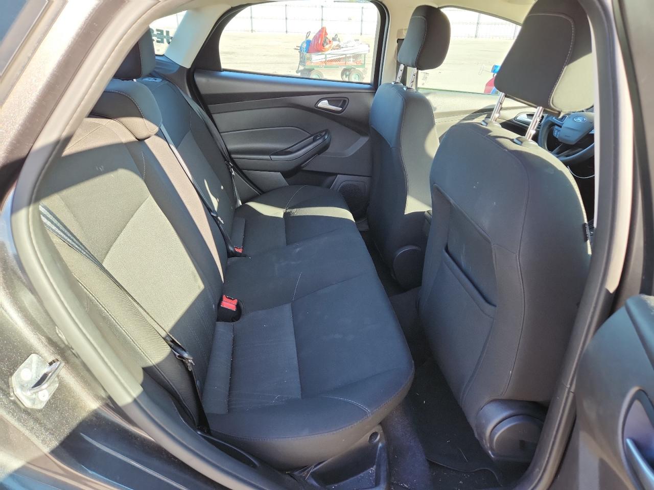 2018 Ford Focus Se VIN: 1FADP3F26JL280259 Lot: 85183545