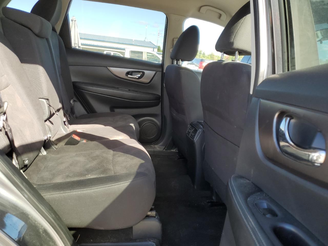 2016 Nissan Rogue S VIN: KNMAT2MV5GP638386 Lot: 84357105