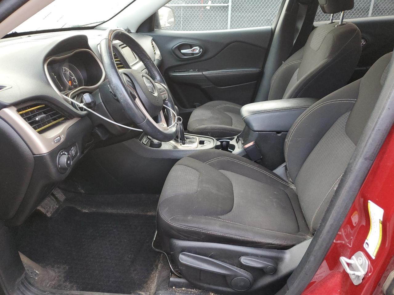 2015 Jeep Cherokee Latitude VIN: 1C4PJMCB7FW675477 Lot: 90687105