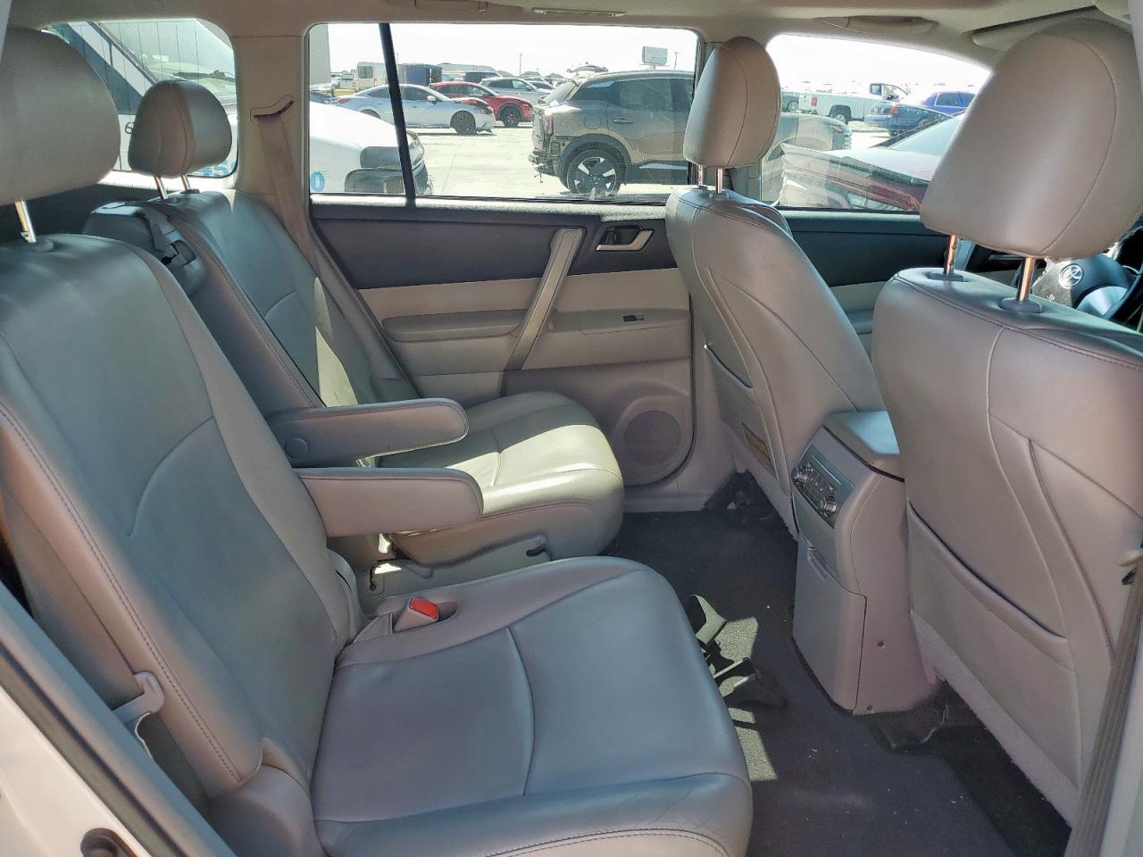 2013 Toyota Highlander Base VIN: 5TDZK3EH8DS121833 Lot: 85867595