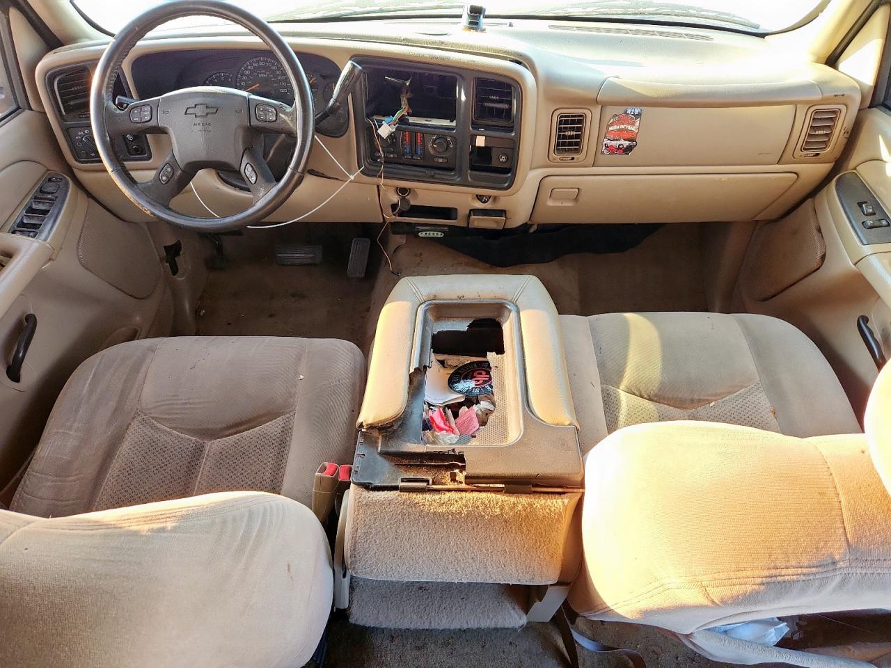 2005 Chevrolet Tahoe C1500 VIN: 1GNEC13V25R240252 Lot: 82318705