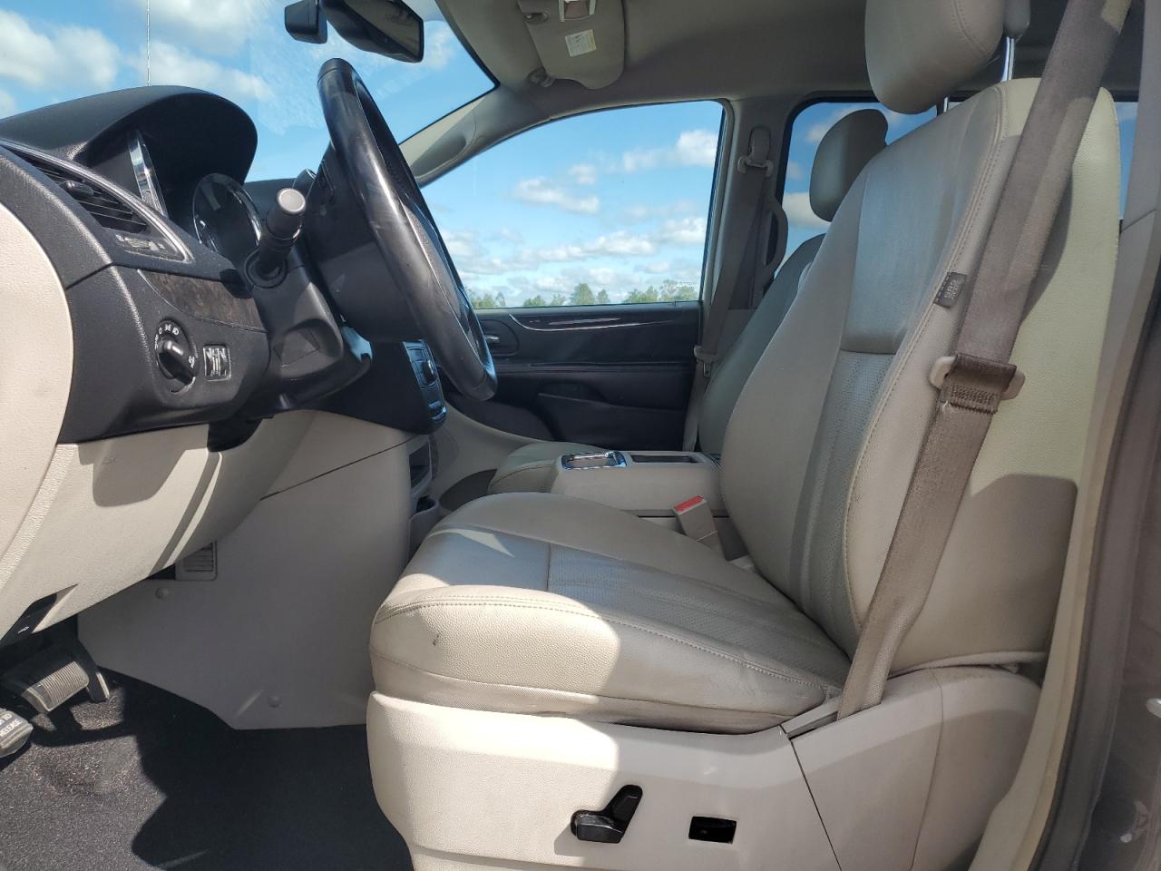 2015 Chrysler Town & Country Touring L VIN: 2C4RC1CG7FR727745 Lot: 86491655