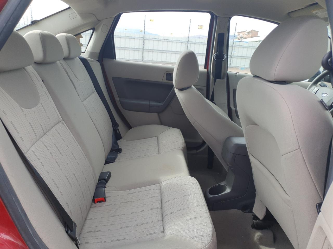 2009 Ford Focus Se VIN: 1FAHP35N79W111570 Lot: 82464835