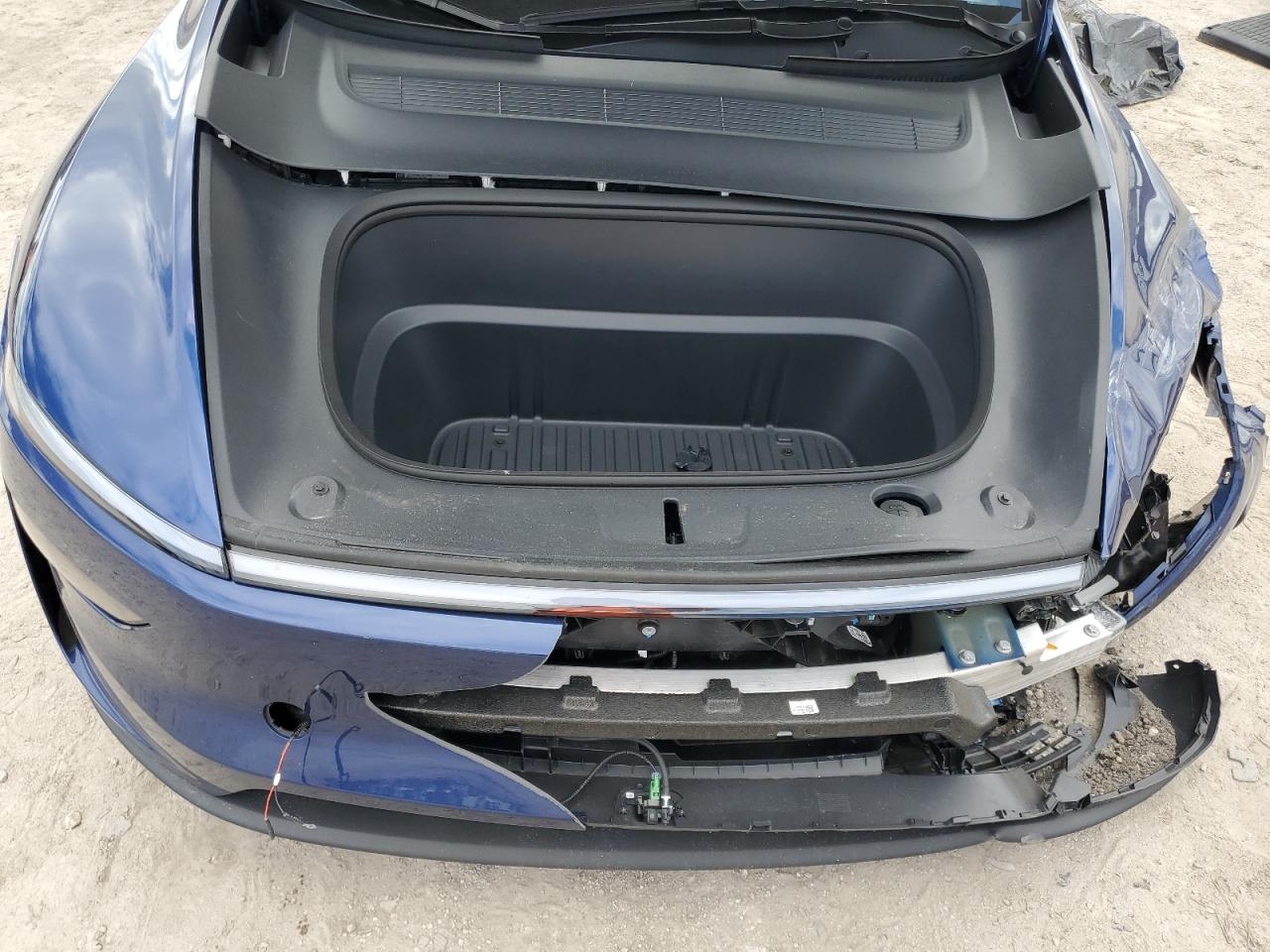 2026 Tesla Model Y VIN: 7SAYGDED5TA415726 Lot: 90366185