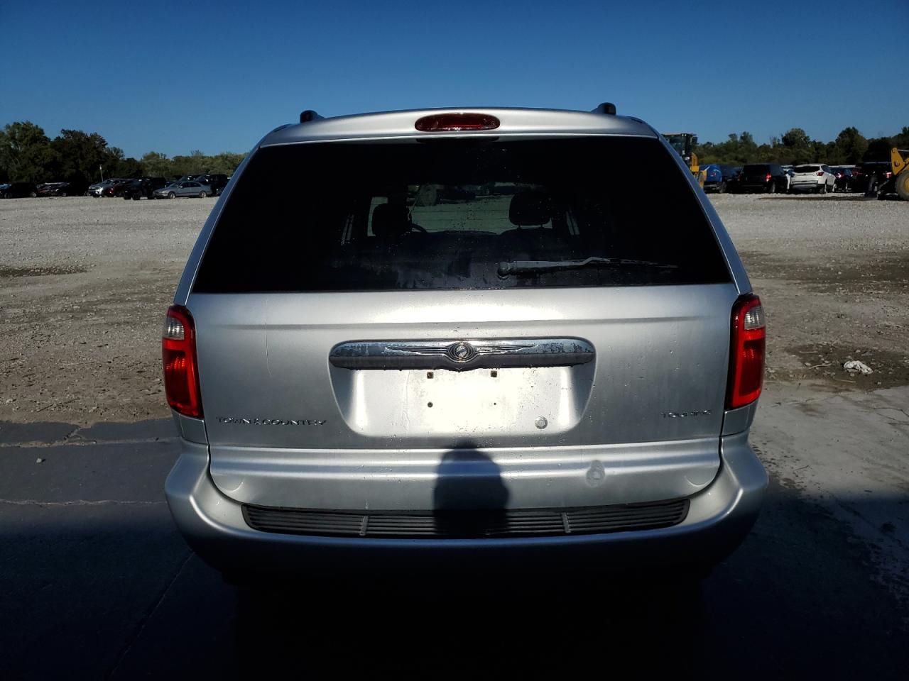 2005 Chrysler Town & Country Touring VIN: 2C4GP54L45R145325 Lot: 86888165