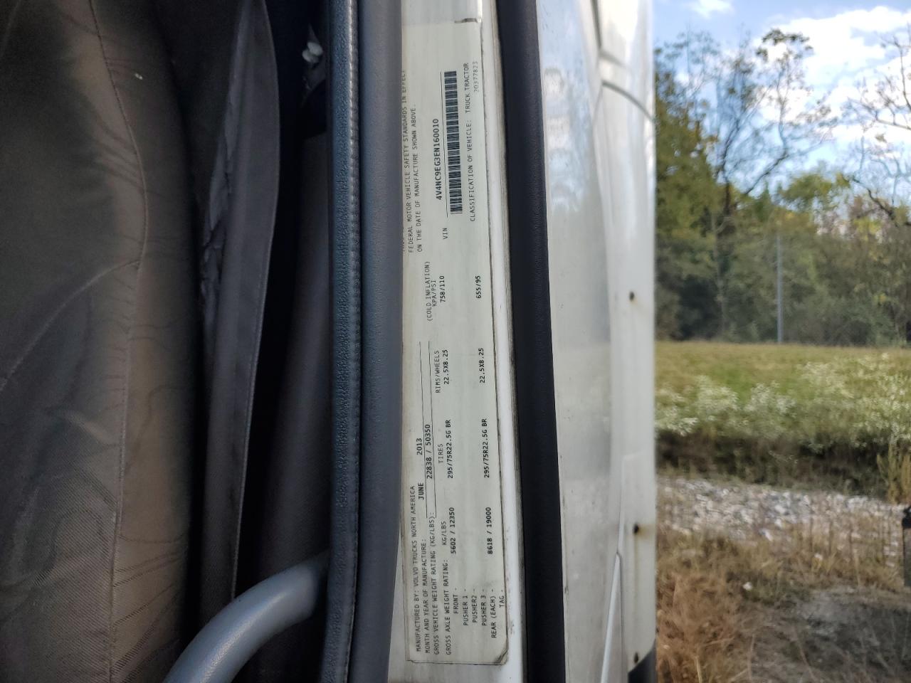 2014 Volvo Vn Vnl - Semi Truck VIN: 4V4NC9EG3EN160010 Lot: 85895695