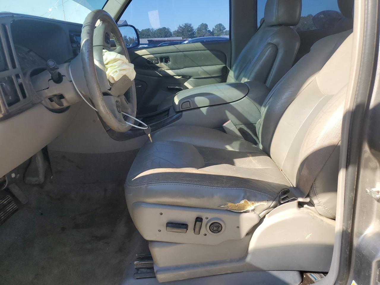 2006 GMC Yukon Denali VIN: 1GKEK63U46J144384 Lot: 85938655