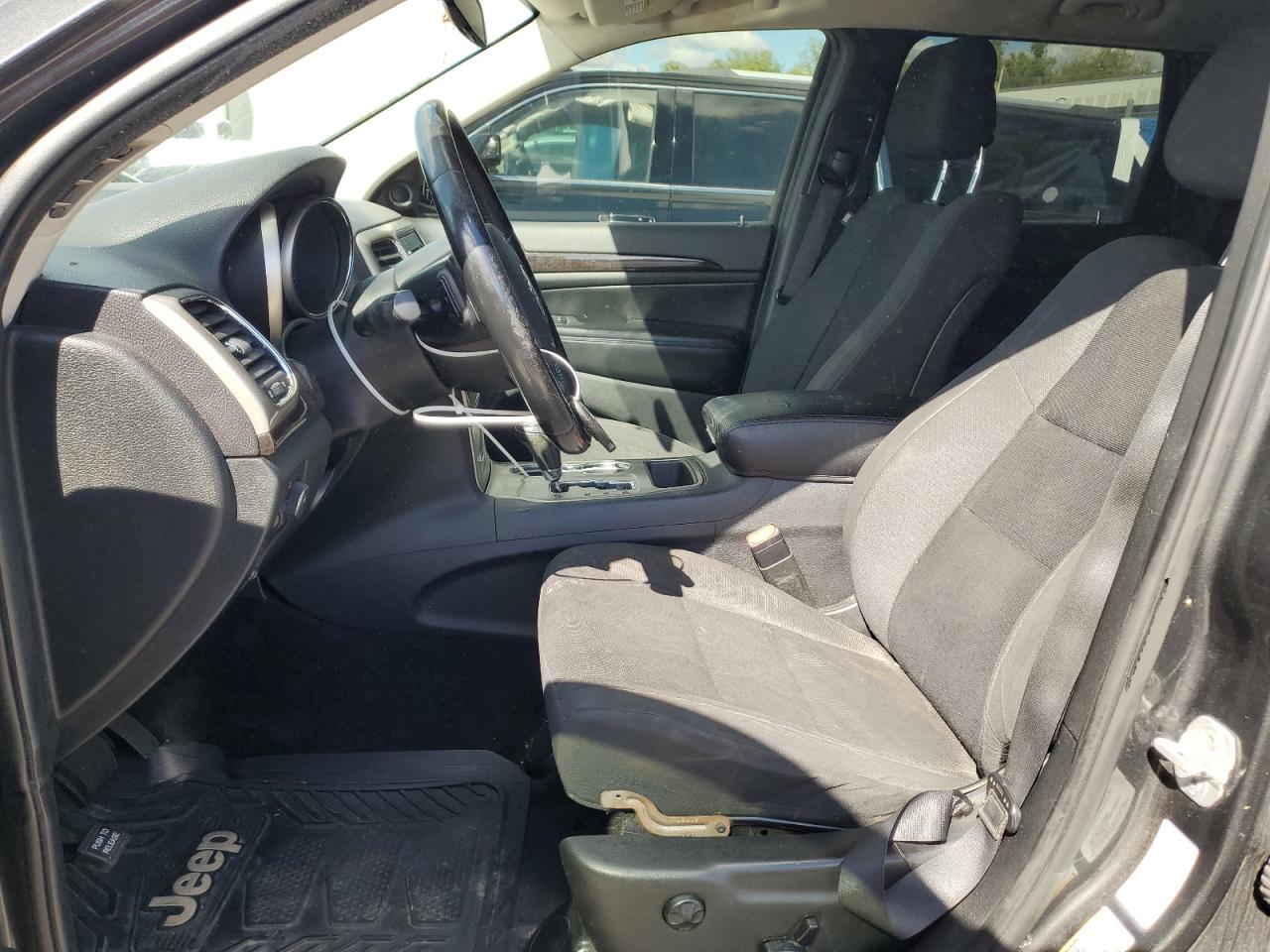 2011 Jeep Grand Cherokee Laredo VIN: 1J4RR4GG4BC523590 Lot: 82415945