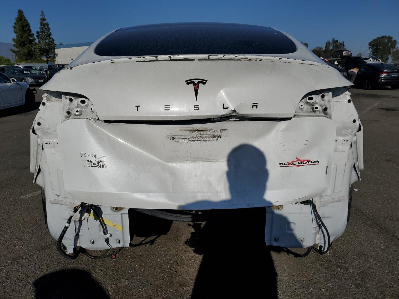 2022 Tesla Model Y VIN: 7SAYGDEF1NF438332 Lot: 84586025