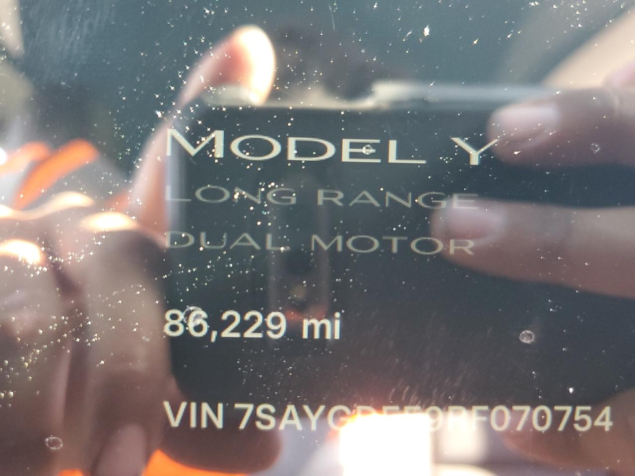 2024 Tesla Model Y VIN: 7SAYGDEE9RF070754 Lot: 90513425