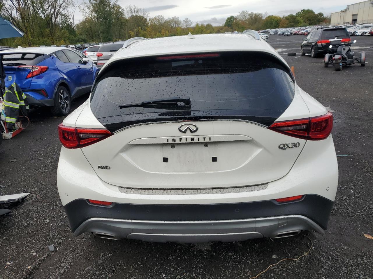 QX30 QX30