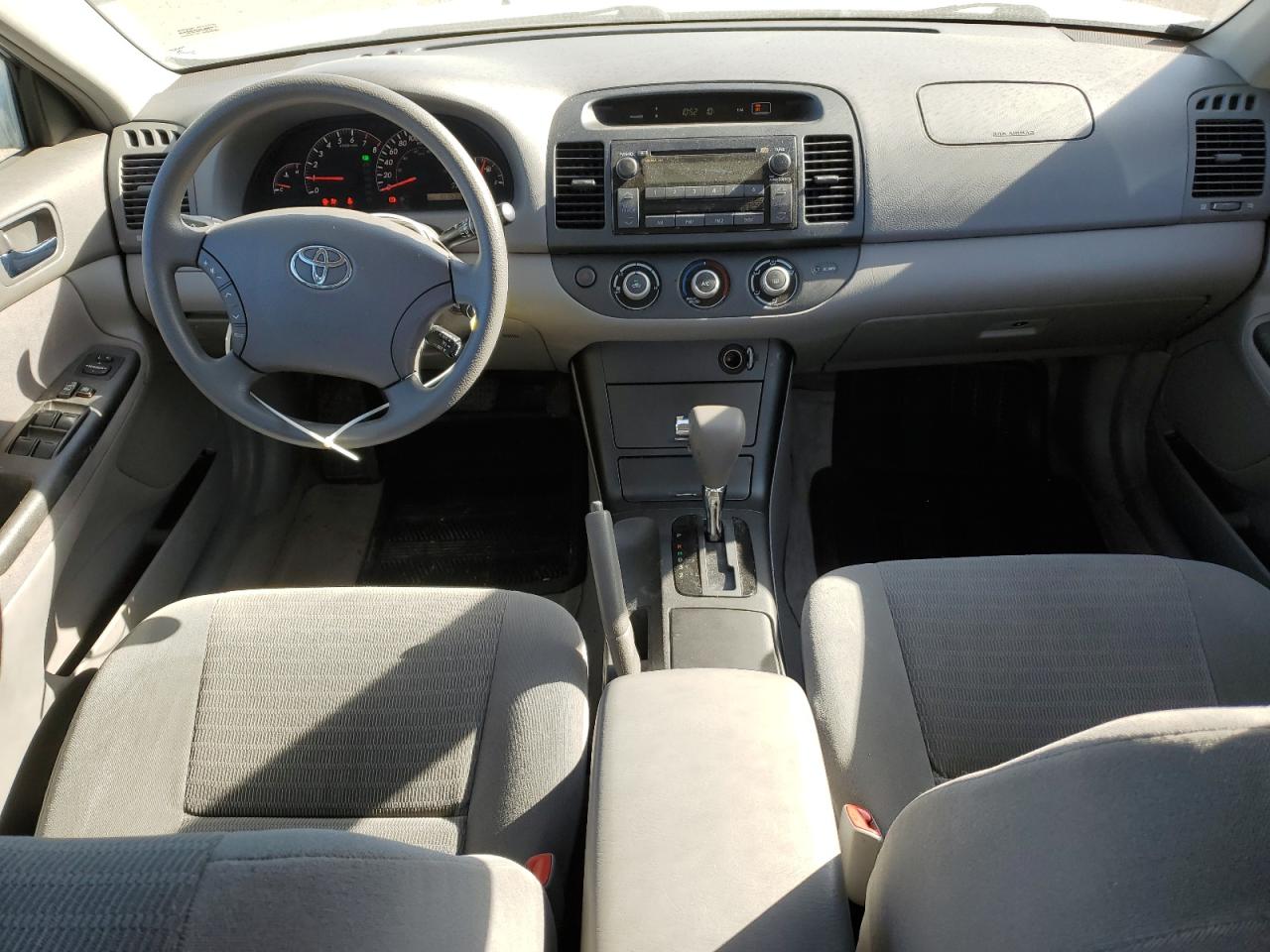 2005 Toyota Camry Le VIN: 4T1BE32K75U565853 Lot: 85829175