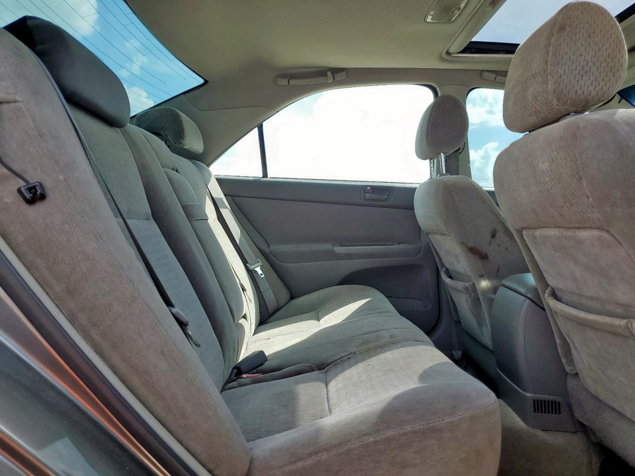 2004 Toyota Camry Le VIN: JTDBE32KX40262799 Lot: 85327725