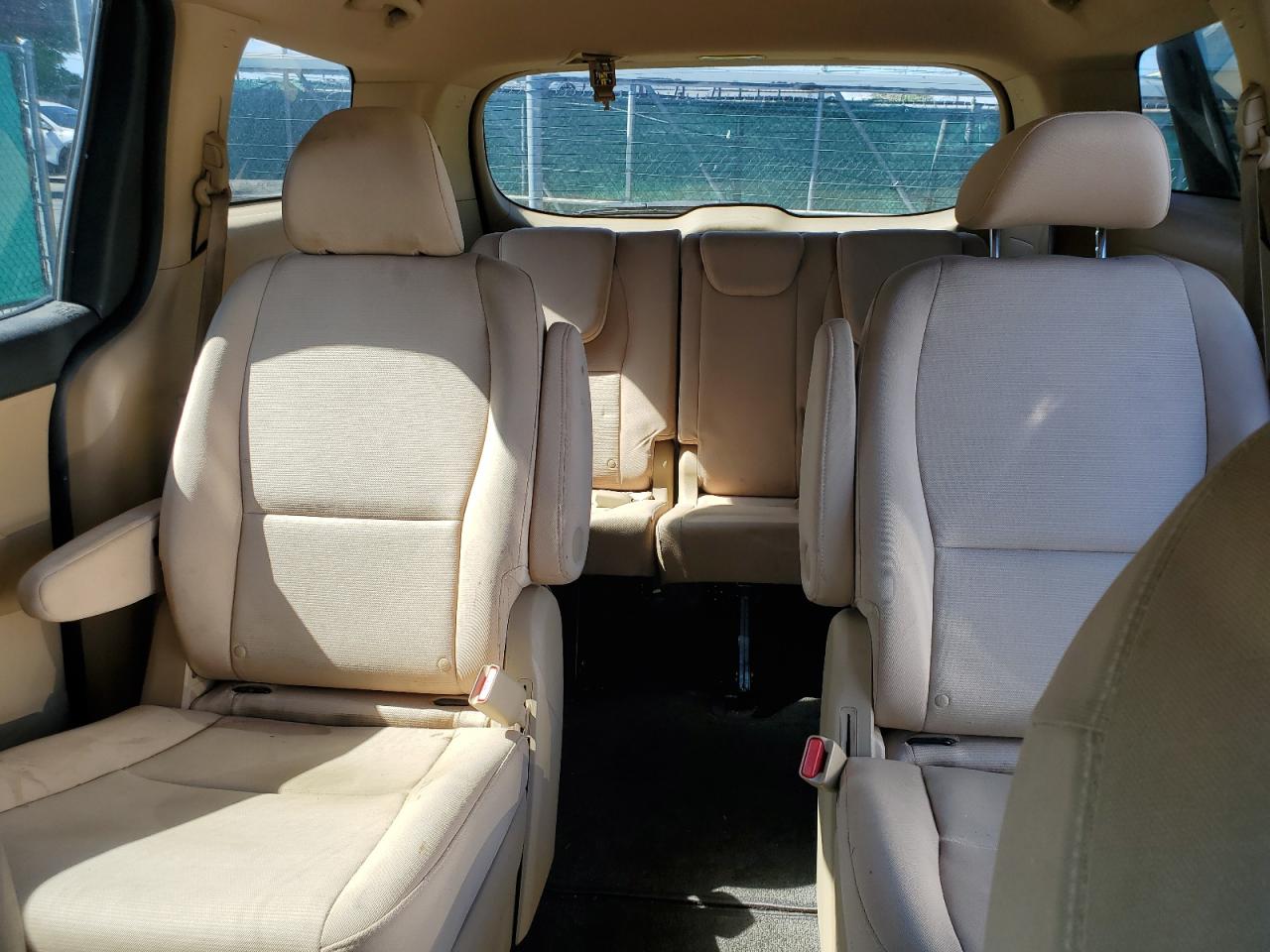 2015 Kia Sedona Lx VIN: KNDMB5C10F6039612 Lot: 82005265