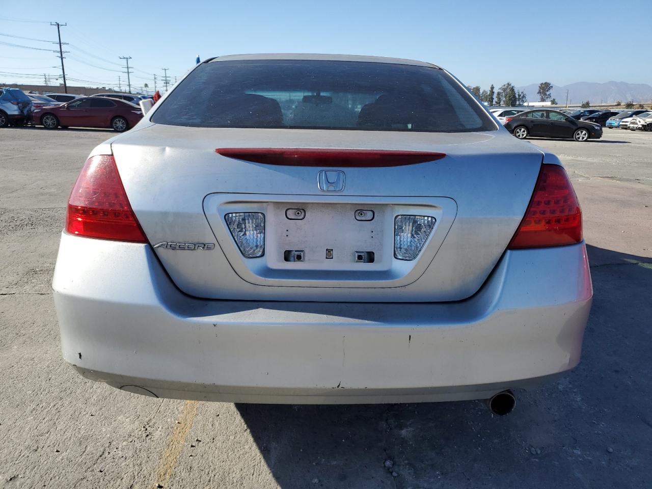2007 Honda Accord Lx VIN: 1HGCM56417A102017 Lot: 85340695