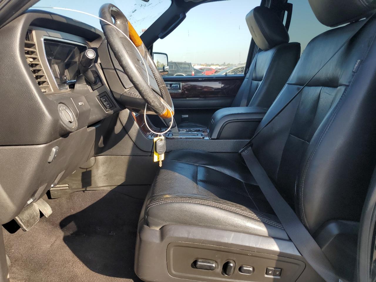 2011 Lincoln Navigator VIN: 5LMJJ2H50BEJ04838 Lot: 90688845