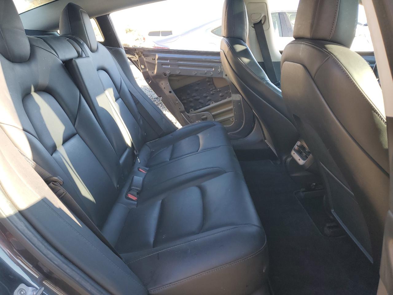 2018 Tesla Model 3 VIN: 5YJ3E1EA1JF158212 Lot: 85328945