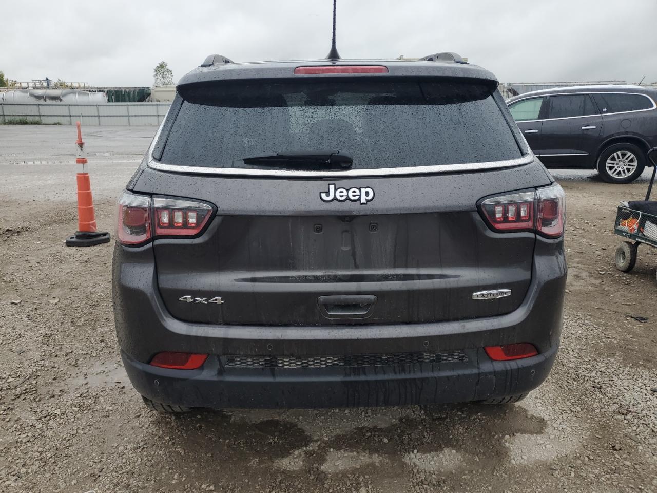 2018 Jeep Compass Latitude VIN: 3C4NJDBB5JT392759 Lot: 82303165
