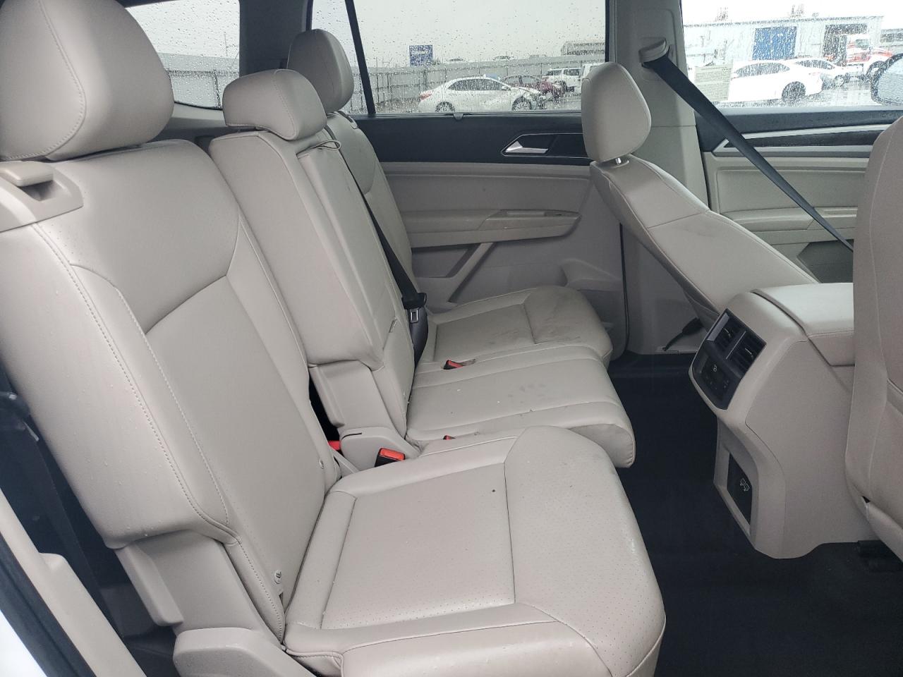 2018 Volkswagen Atlas Sel VIN: 1V2MR2CA0JC555990 Lot: 84043015