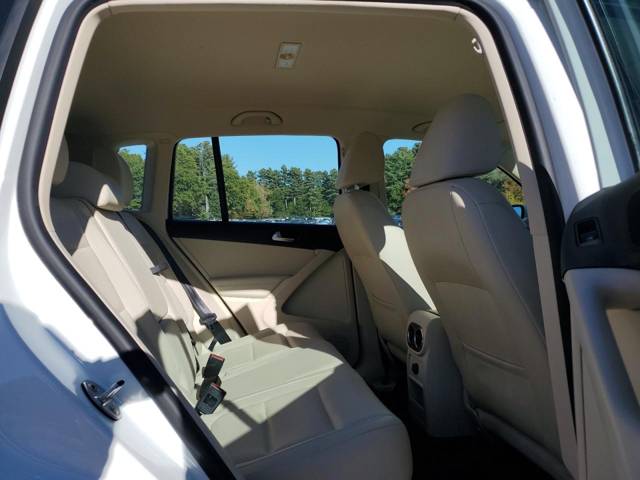 2017 Volkswagen Tiguan S VIN: WVGBV7AX8HK012214 Lot: 86309115