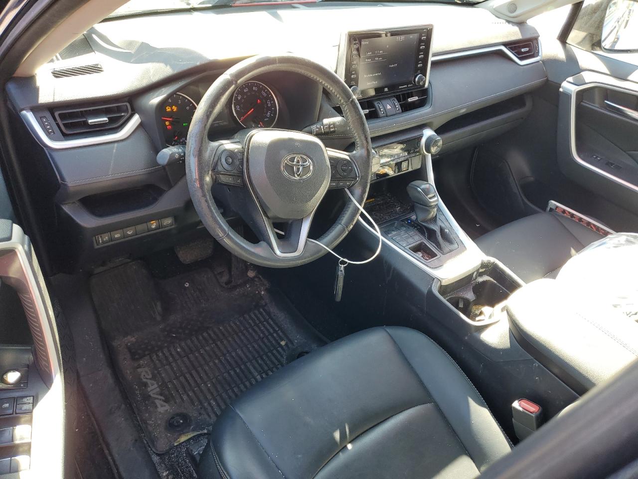2019 Toyota Rav4 Xle Premium VIN: JTMA1RFV7KD005667 Lot: 82223105