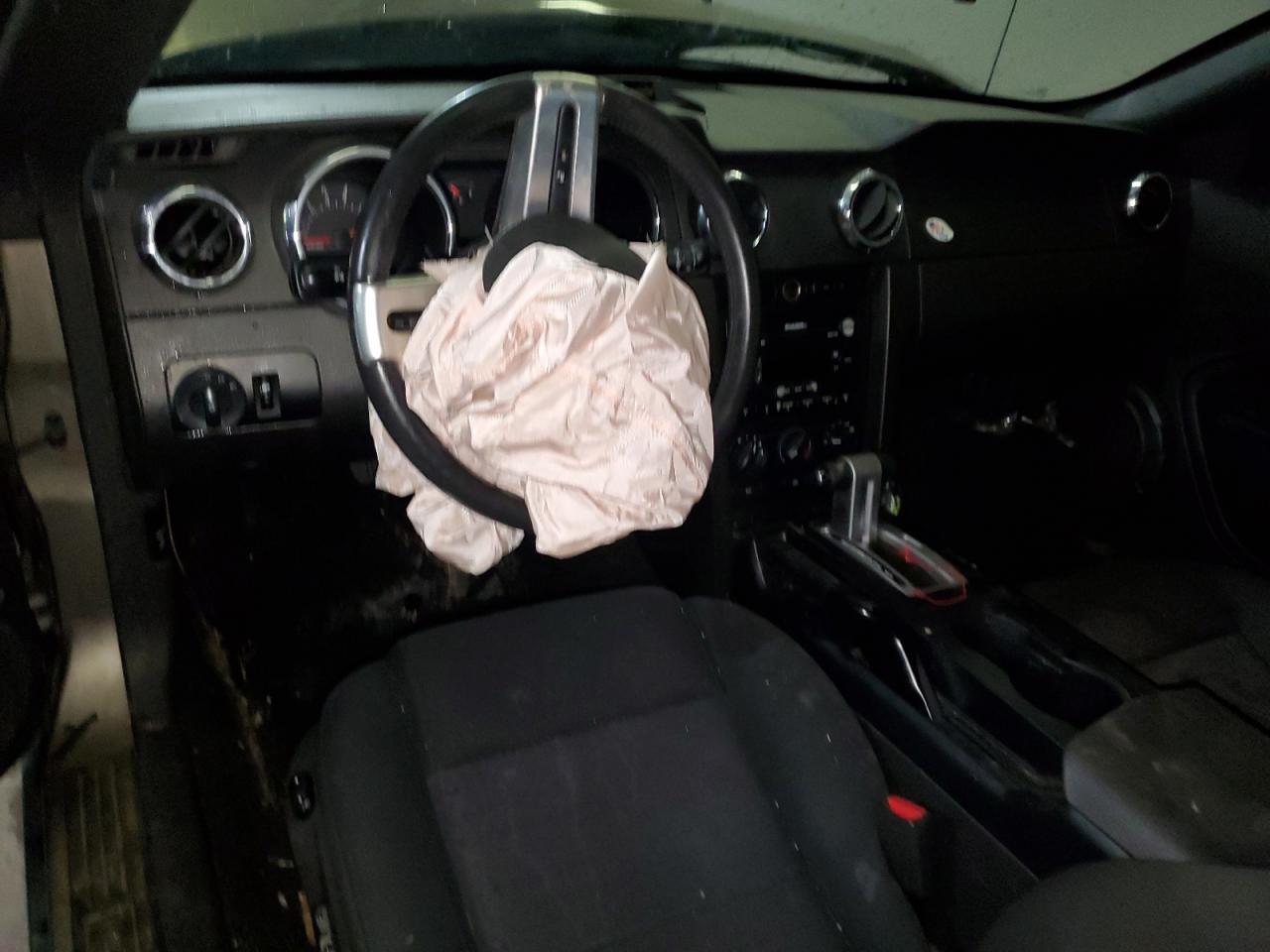 2005 Ford Mustang VIN: 1ZVFT84N455234798 Lot: 89890815