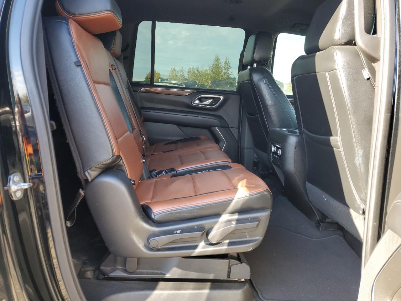 2021 GMC Yukon Xl K1500 Sle VIN: 1GKS2FKT0MR355043 Lot: 81222275