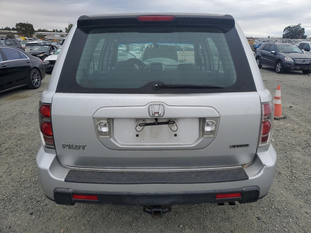 2007 Honda Pilot Lx VIN: 5FNYF18197B021638 Lot: 84471175