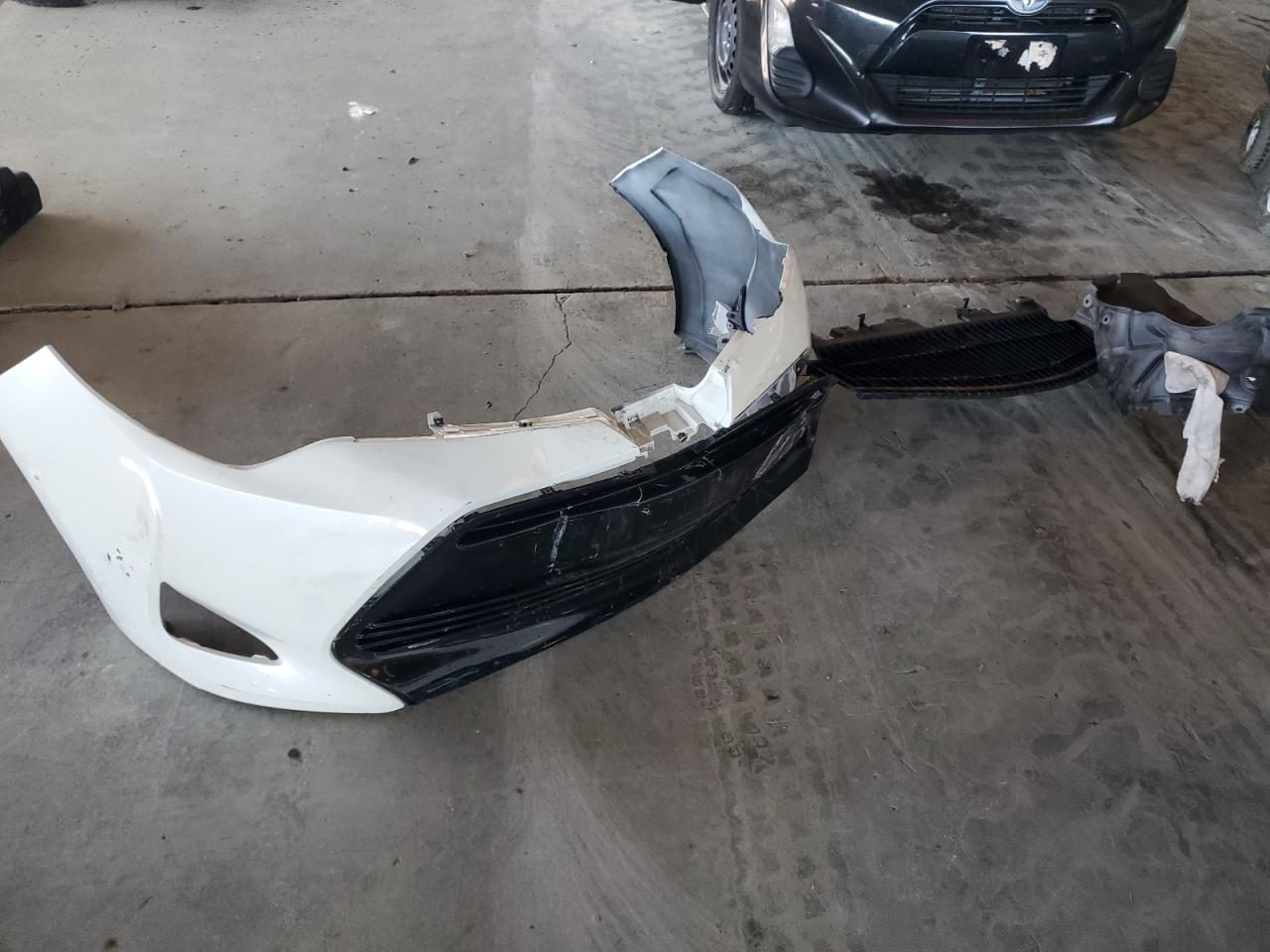 2018 Toyota Corolla L VIN: 5YFBURHE1JP846131 Lot: 90466225