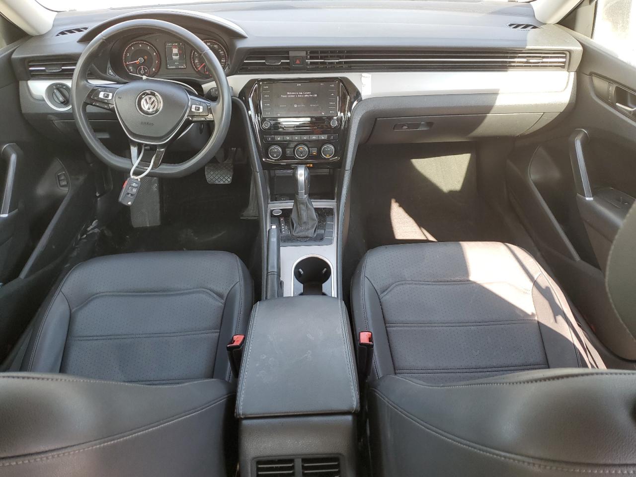 2021 Volkswagen Passat Se VIN: 1VWSA7A32MC000588 Lot: 86081175