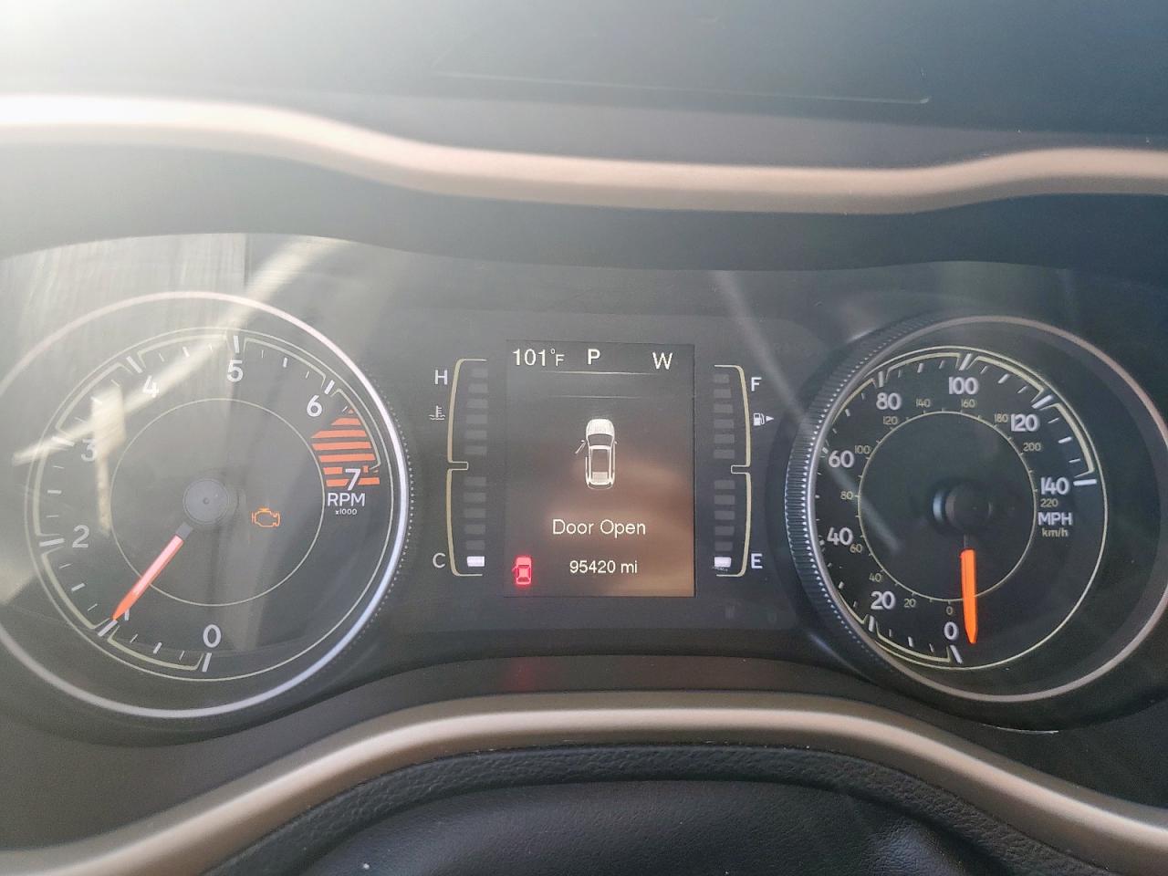 2018 Jeep Cherokee Latitude VIN: 1C4PJLCB5JD560715 Lot: 81867835