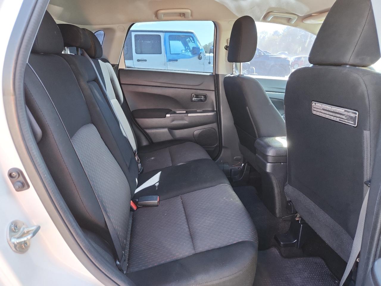 2018 Mitsubishi Outlander Sport Es VIN: JA4AP3AU4JU023899 Lot: 90380535