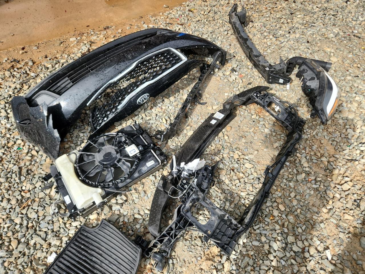 2017 Kia Forte Lx VIN: 3KPFL4A7XHE119567 Lot: 85406825