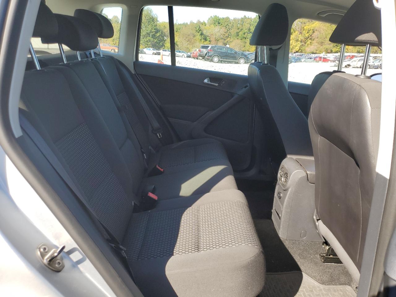 2011 Volkswagen Tiguan S VIN: WVGBV7AX2BW543263 Lot: 82472035