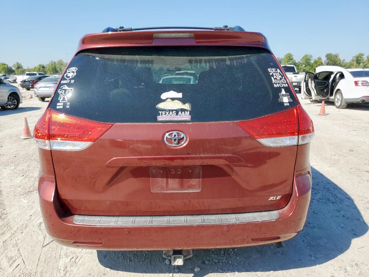 2014 Toyota Sienna Xle VIN: 5TDYK3DC1ES468830 Lot: 85565925