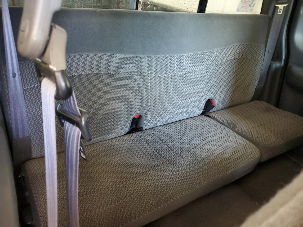 2000 Ford F150 VIN: 1FTRX17W5YNB18031 Lot: 82127075