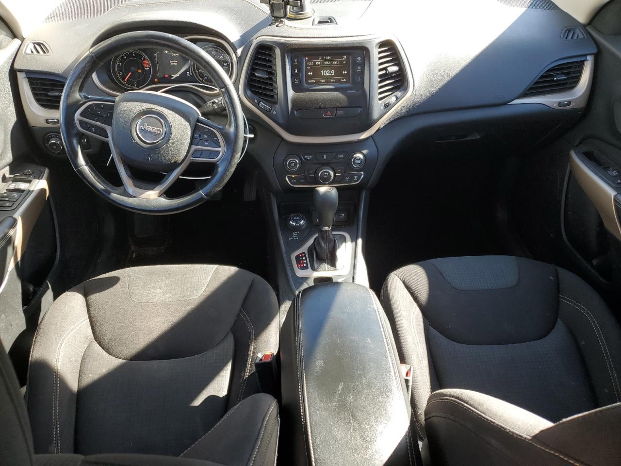 2017 Jeep Cherokee Latitude VIN: 1C4PJMCBXHD220542 Lot: 89563125