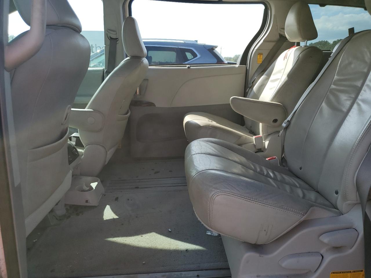 2014 Toyota Sienna Xle VIN: 5TDYK3DC0ES484999 Lot: 85190185