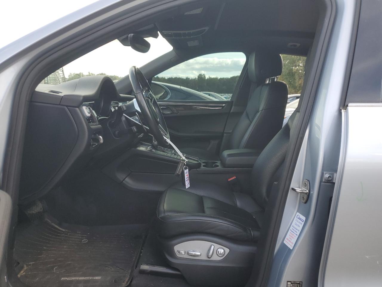 2017 Porsche Macan VIN: WP1AA2A58HLB06633 Lot: 81952695