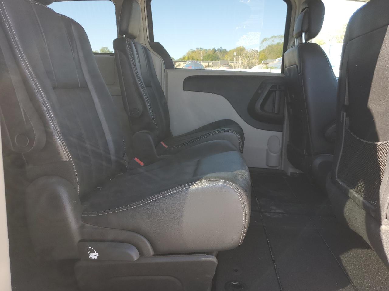 2013 Chrysler Town & Country Touring VIN: 2C4RC1BG5DR682979 Lot: 85520695