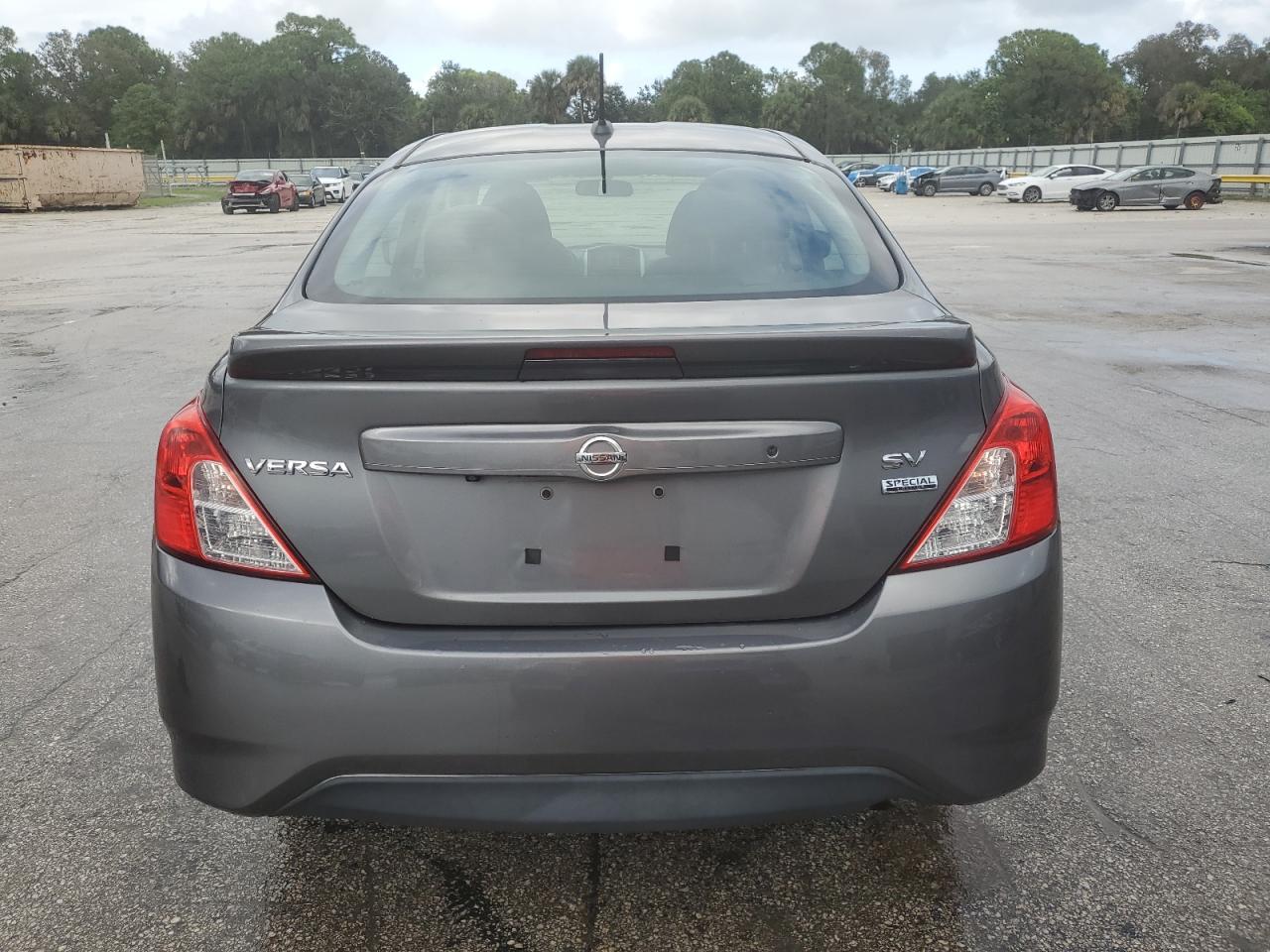 2018 Nissan Versa S VIN: 3N1CN7AP9JL833807 Lot: 85762835