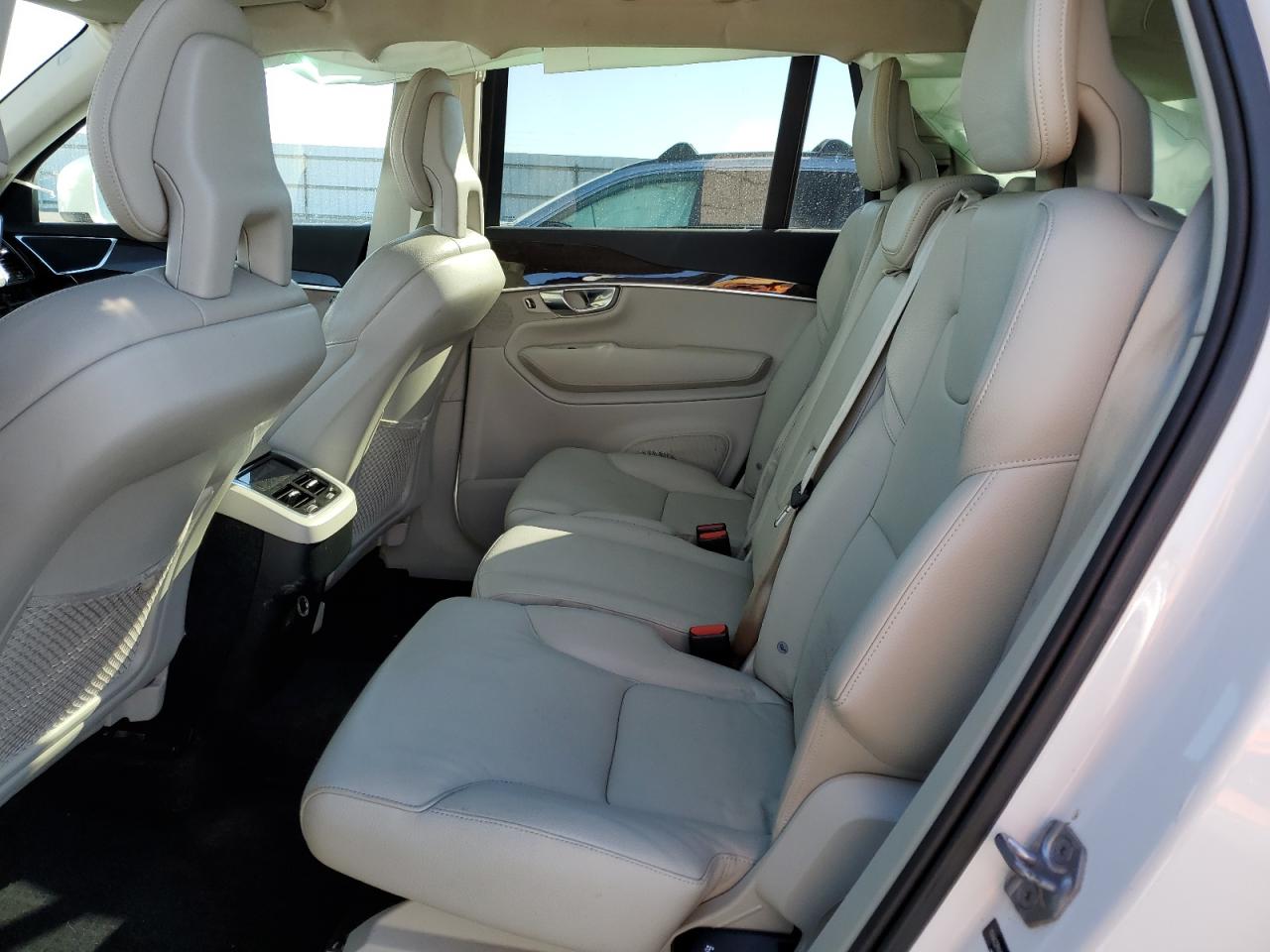 2017 Volvo Xc90 T6 VIN: YV4A22PK4H1148706 Lot: 82249175