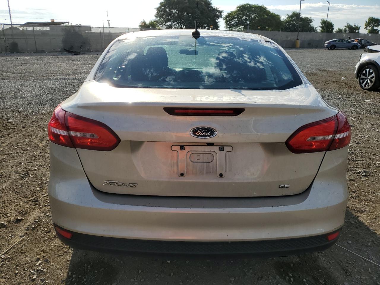 2017 Ford Focus Se VIN: 1FADP3F26HL218886 Lot: 86186125