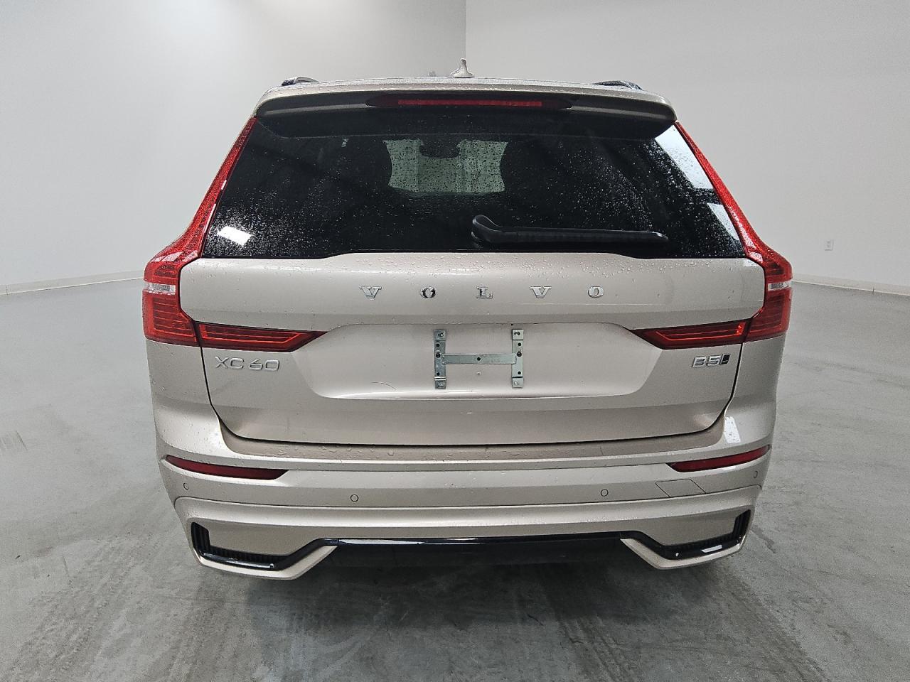 2025 Volvo Xc60 Plus VIN: YV4M12RC6S1092944 Lot: 85170435