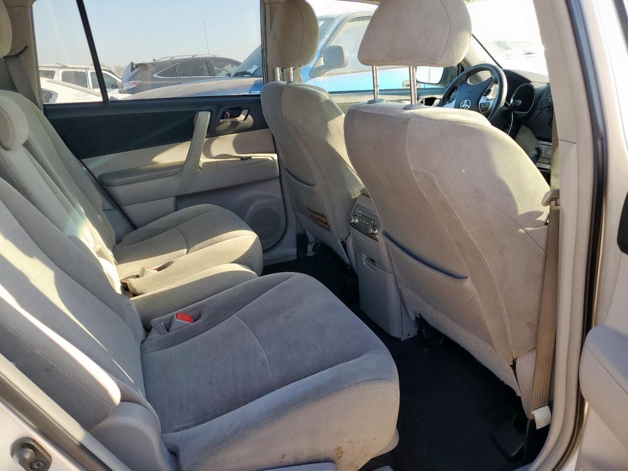 2011 Toyota Highlander Base VIN: 5TDBK3EH0BS063876 Lot: 85204085