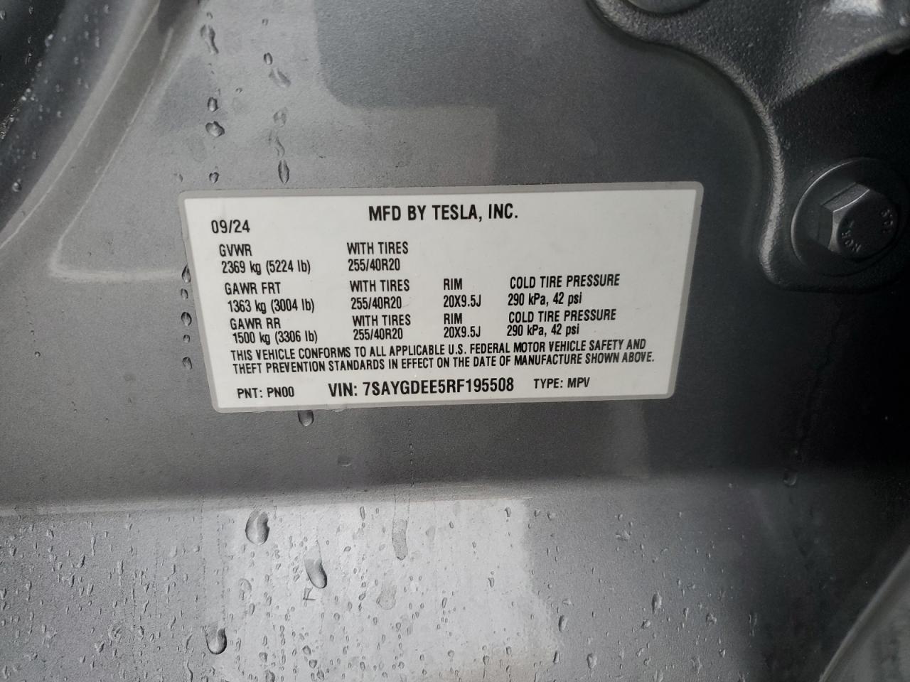 2024 Tesla Model Y VIN: 7SAYGDEE5RF195508 Lot: 85880625