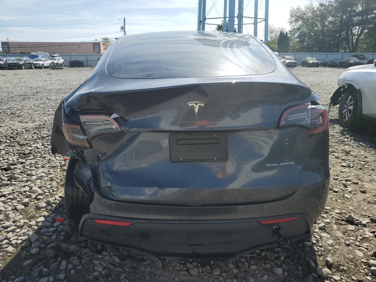 2023 Tesla Model Y VIN: 7SAYGDEE2PF860944 Lot: 84744005