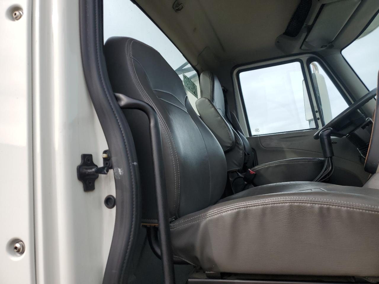 2015 International Prostar Semi Truck VIN: 1HSDJAPR4FH531275 Lot: 84890495